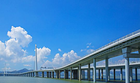 深圳湾公路大桥工程首级控制网测量